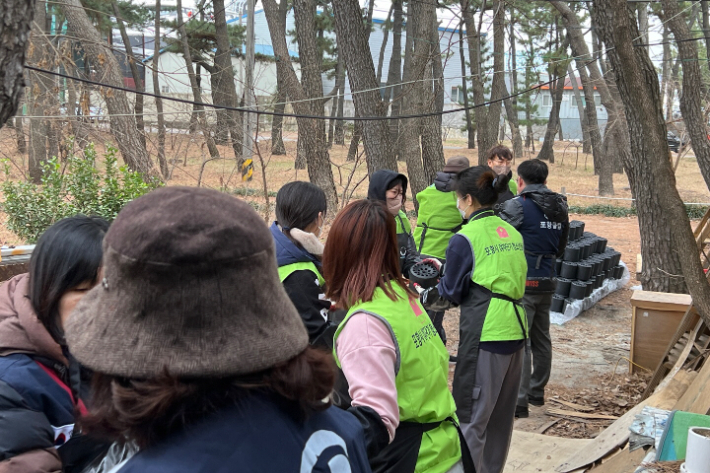 포항시여자단기청소년쉼터, 연탄나눔 봉사활동으로 나서