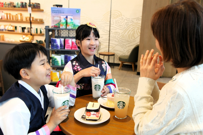 Starbucks Korea Announces Record Sales for ‘White Taro Latte’ – Non-Coffee Beverages on the Rise