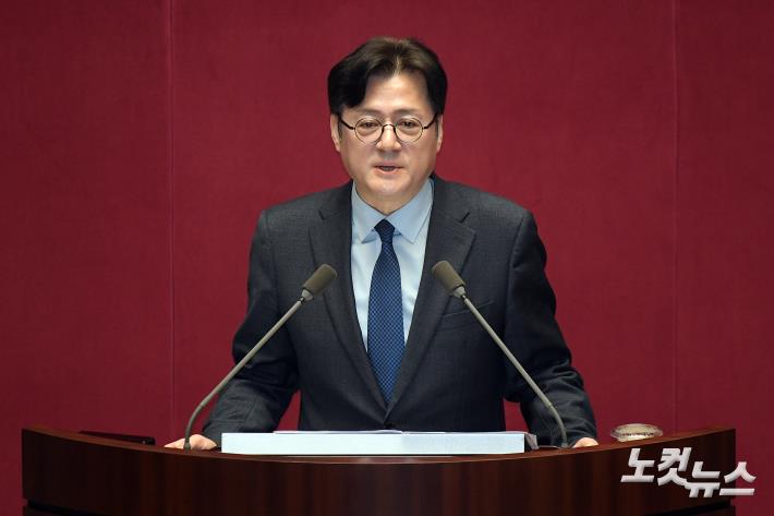 교섭단체 대표연설 나선 홍익표 원내대표