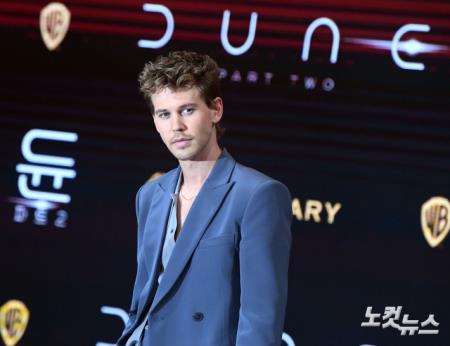 매력적인 눈빛의 오스틴 버틀러