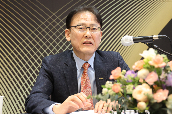 정광천 이노비즈협회(중소기업기술혁신협회) 제11대 회장이 21일 서울 양재동 더케이호텔에서 기자간담회를 하고 있다. 연합뉴스