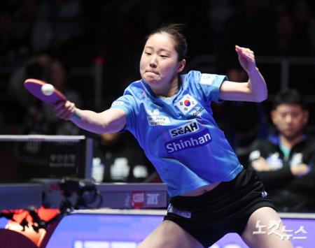 공격 받아내는 이시온