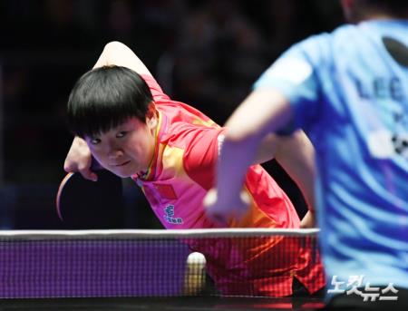 서브 넣는 쑨잉샤