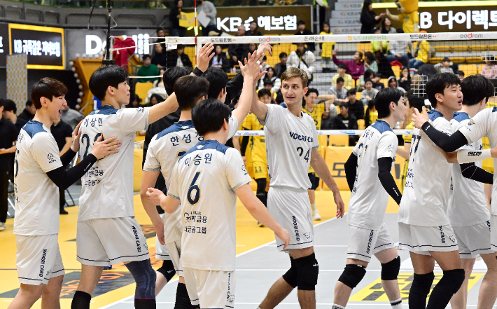 우리카드 1위 탈환. 한국배구연맹