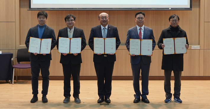 전주비전대와 고려대 등이 최근 '첨단분야 혁신융합대학사업 2023 에코업 업무협약'을 했다. 전주비전대 제공
