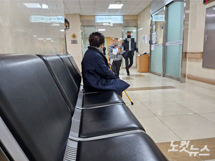 진료를 기다리는 환자 모습. 김대한 기자