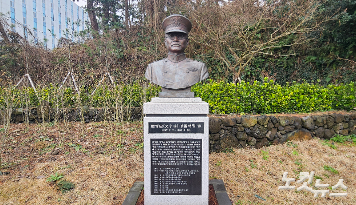 제주경찰청에 세워진 故 문형순 전 서장 흉상. 고상현 기자