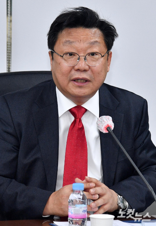 5일 서울 양천구 목동 CBS에서 열린 저출산고령사회위원회-종교방송 4사 인구구조 변화 공동대응 업무협약식에서 주형환 저출산고령사회위원회 부위원장이 인사말읗 하고 있다. 박종민 기자