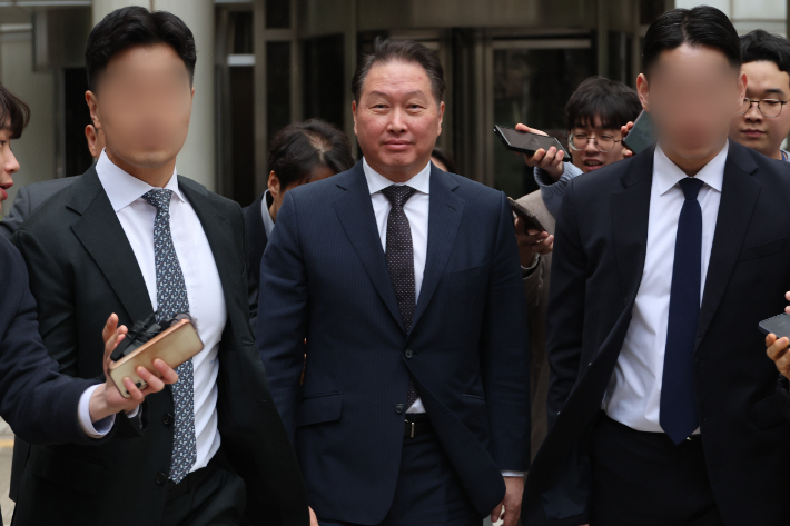 이혼소송 법정 출석한 최태원 SK 회장. 연합뉴스