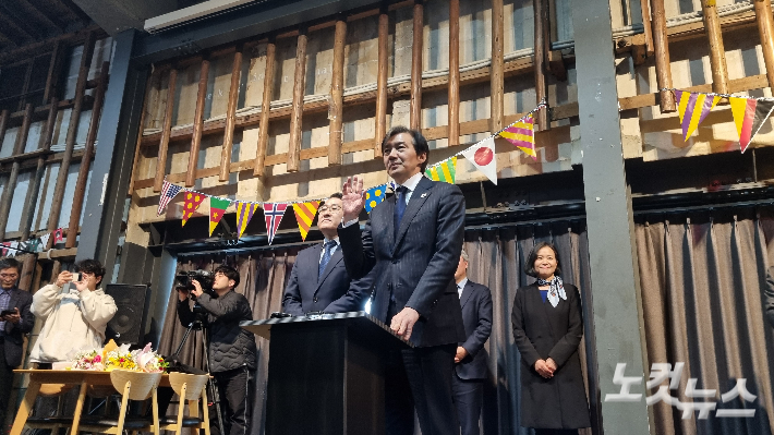 영입인재를 소개하고 있는 조국 대표. 박사라 기자
