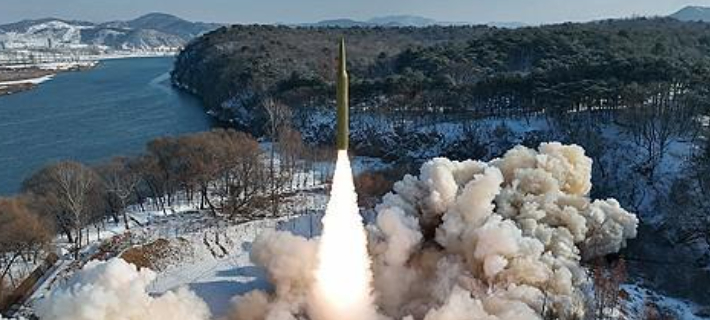 일본 "北 발사 탄도미사일 가능성 물체 日 EEZ밖 낙하"