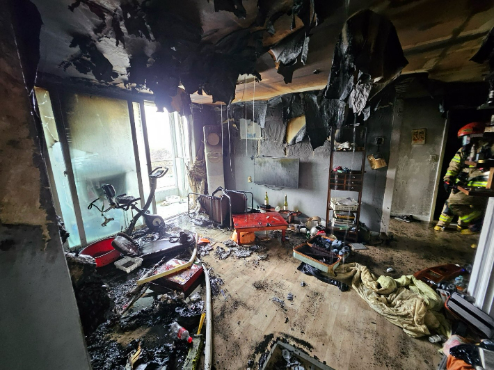 19일 광주 북구 삼각동 한 아파트에서 화재가 발생했다. 광주 북부소방서 제공