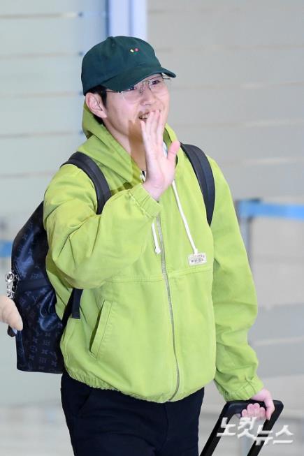 밝게 귀국 이강인