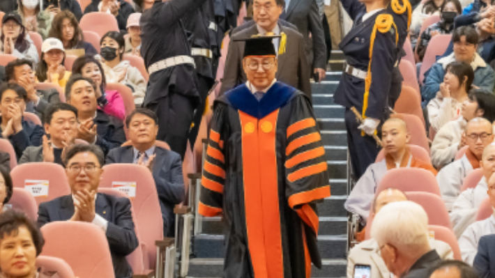 동국대학교 WISE캠퍼스가 26일 대학 백주년기념관 대강당에서 신임 류완하 총장 취임식을 개최하고 있다. 동국대 제공