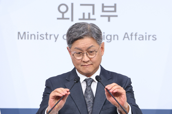 외교부 임수석 대변인이 26일 정부서울청사 별관에서 정례브리핑을 하고 있다. 연합뉴스 