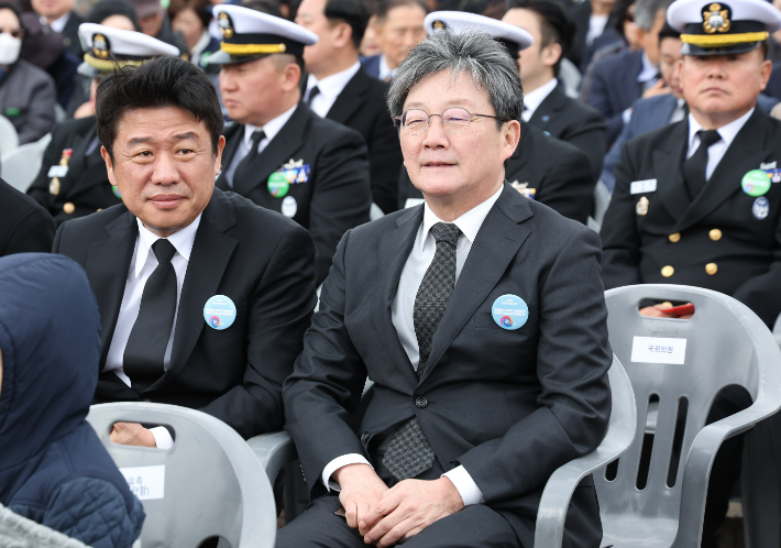 서해수호의 날 참석한 유의동 정책위의장과 유승민 전 의원. 연합뉴스 