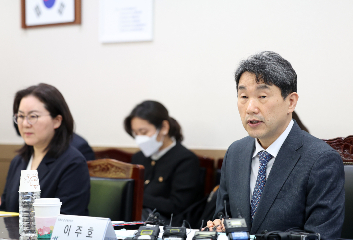 강원대병원 찾은 이주호 부총리 겸 교육부장관. 연합뉴스