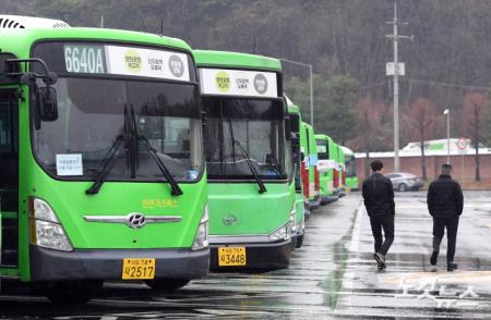 서울 시내버스 노조 12년 만에 총파업 돌입