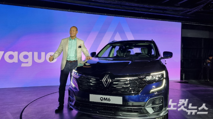 르노코리아가 기존 사명에서 '자동차'를 삭제하고, 엠블렘을 태풍에서 브랜드 고유의 마름모 형태인 '로장주'로 변경했다. 윤준호 기자