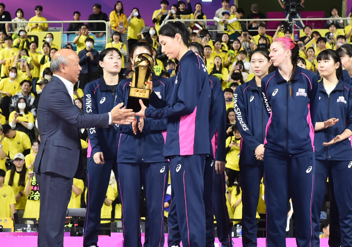 김연경 아쉽게 준우승. 한국배구연맹