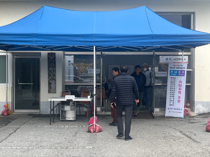 익산소방서 삼기의용소방대에 마련된 사전투표소. 남승현 기자