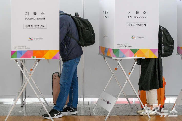 사전투표율 '25.52%' 열기 지속…"정권심판"vs"의석견제"(종합)