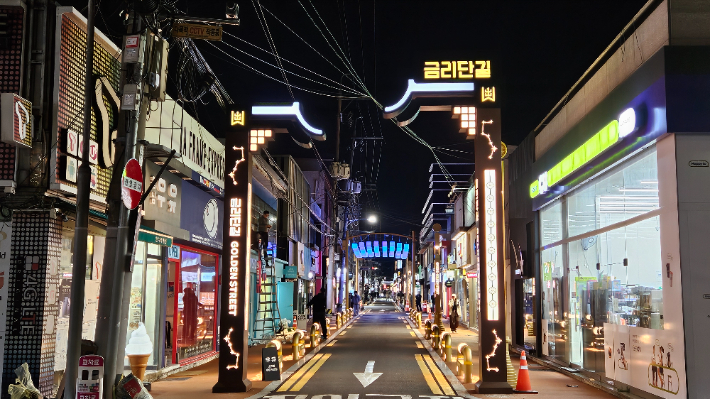 지난해 완료된 금리단길 환경개선 사업. 경주시 제공 