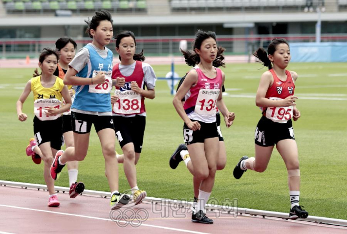 지난해 울산에서 열린 '제52회 전국소년체육대회' 육상 종목에 출전한 선수들의 경기 모습. 대한체육회 