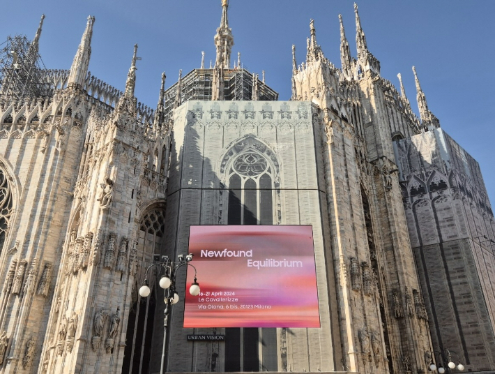 밀라노 두오모 성당 옥외광고 전광판을 장식한 삼성 디자인 전시 '공존의 미래'. 삼성전자 제공