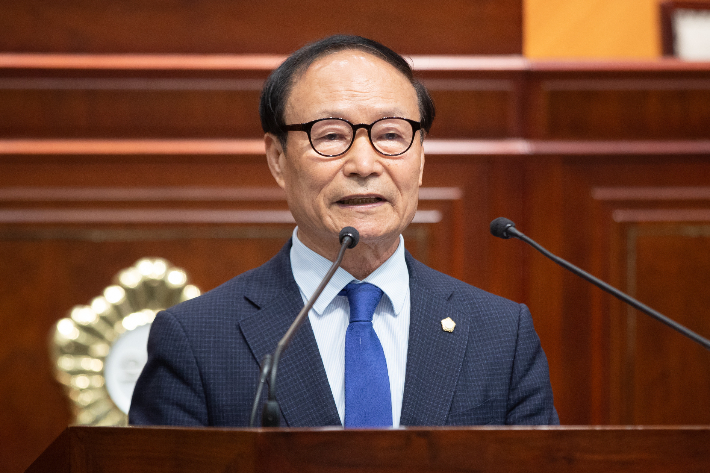 군산시의회 김경구 의원이 16일 임시회에서 5분 발언을 하고 있다. 군산시의회 제공