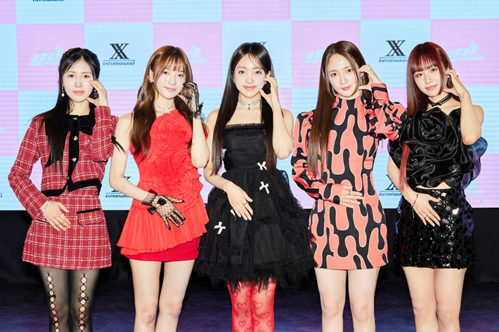 걸그룹 유니코드가 17일 오후 서울 마포구 홍대 롤링홀에서 데뷔 쇼케이스를 열었다. 더블엑스엔터테인먼트 제공