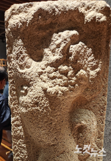 경주박물관에 소장돼 있는 사자상이다. 이재기 기자 