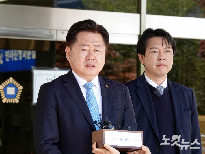 항소심 선고 직후 오영훈 지사가 입장을 밝히고 있다. 고상현 기자