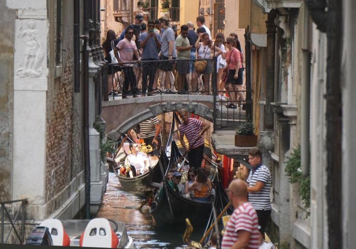 베네치아 세계 최초 '도시 입장료'…'디즈니랜드냐' 조롱도