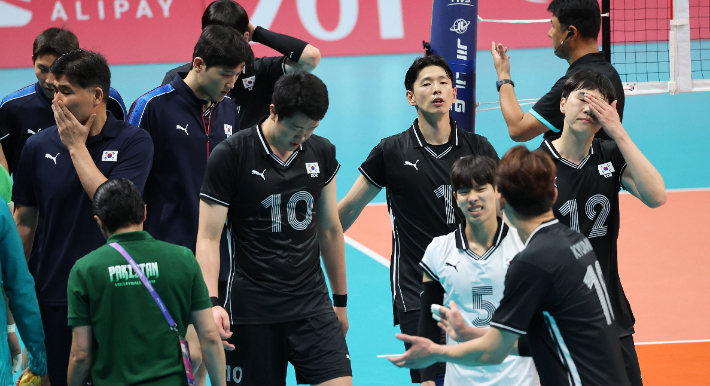 2022 항저우 아시안게임 남자 배구 12강전에서 파키스탄에 패한 한국. 연합뉴스