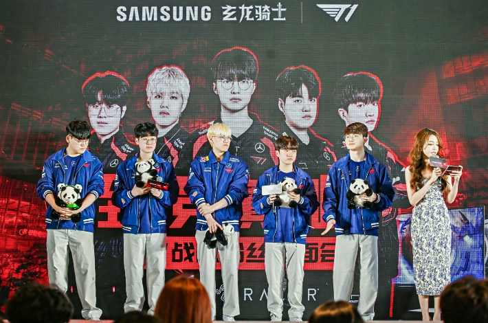 삼성전자가 중국 청두에서 T1 선수단과 오디세이 체험 행사를 진행하고 있다. 삼성전자 제공