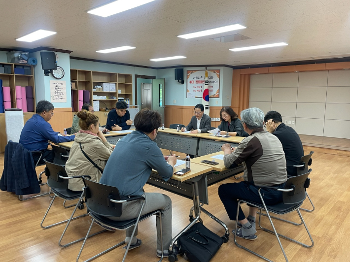 강릉시 포남2동은 지난 26일 해당부서와 주민자치회 등이 참석한 가운데 소동산 봉수대 명소화 만들기 사업 추진을 위한 회의를 개최했다. 강릉시 제공