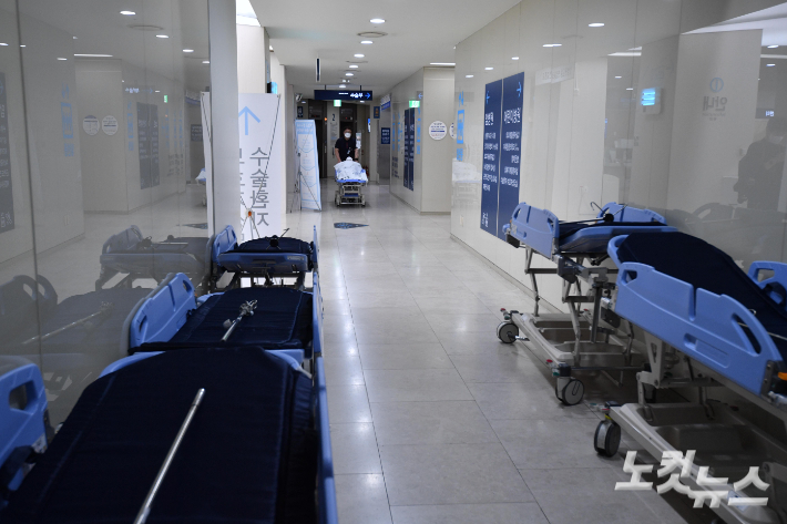 병원이 한산한 모습을 보이고 있다. 박종민 기자