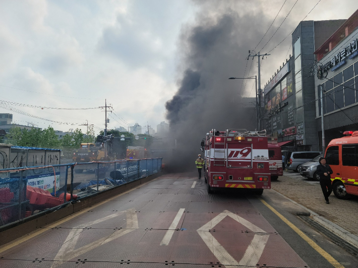 2일 광주 남구 봉선동 도시철도 2호선 공사현장에서 화재가 발생했다. 광주 남구청 제공