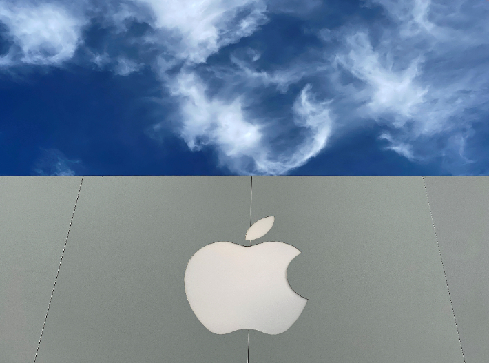 애플, '1100억달러 자사주 매입'…AI탑재 기대감 높여