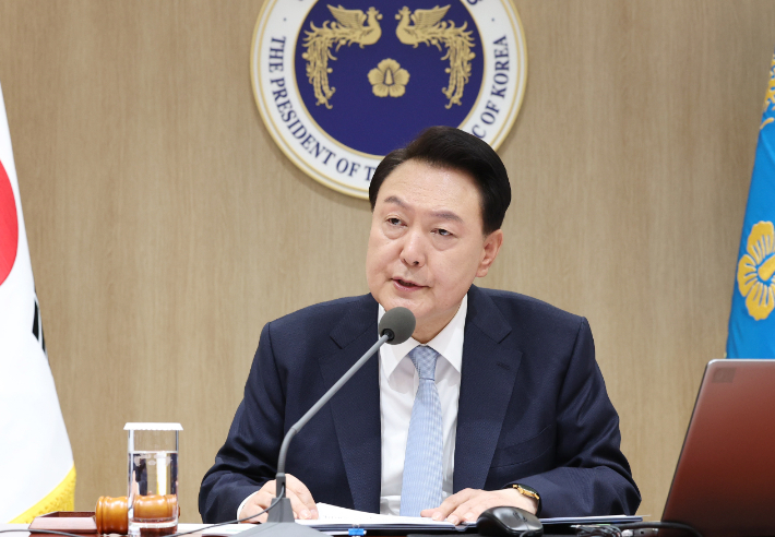 윤석열 대통령이 지난 4월 16일 서울 용산 대통령실 청사에서 열린 국무회의에서 발언하고 있다. 연합뉴스