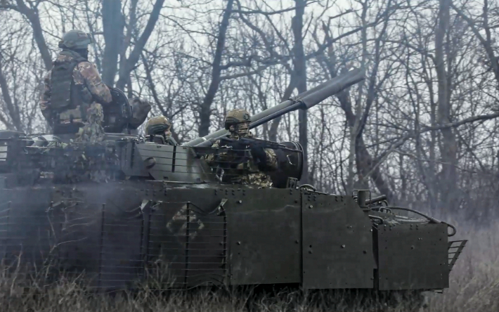 지난 달 10일(현지시간) 러시아가 점령한 우크라이나 루한스크 지역에서 러시아 군대가 우크라이나군과 전투를 벌이고 있다. 연합뉴스 