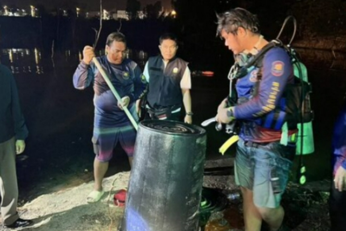 지난 11일(현지시간) 밤 태국 경찰이 태국 파타야의 한 저수지에서 시멘트로 메워진 검은색 플라스틱 통 안에 한국인 관광객 노모(34)씨의 시신이 담긴 것을 발견했다. 태국 매체 까오솟 홈페이지 캡처