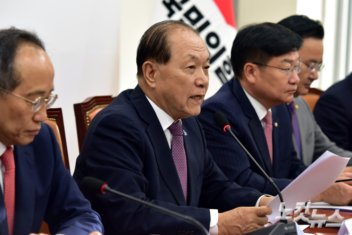 국민의힘 황우여 비대위원장이 20일 서울 여의도 국회에서 열린 비상대책위원회의에서 모두발언을 하고 있다. 윤창원 기자