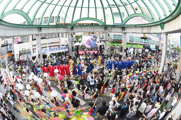 울산광역시 중구 태화강마두희축제가 문화체육관광부의 '2024~2025년 예비 문화관광축제'에 선정됐다. 중구청 제공