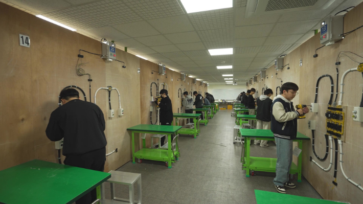 동의과학대학교 전기과 실습 모습. 동의과학대학교 제공