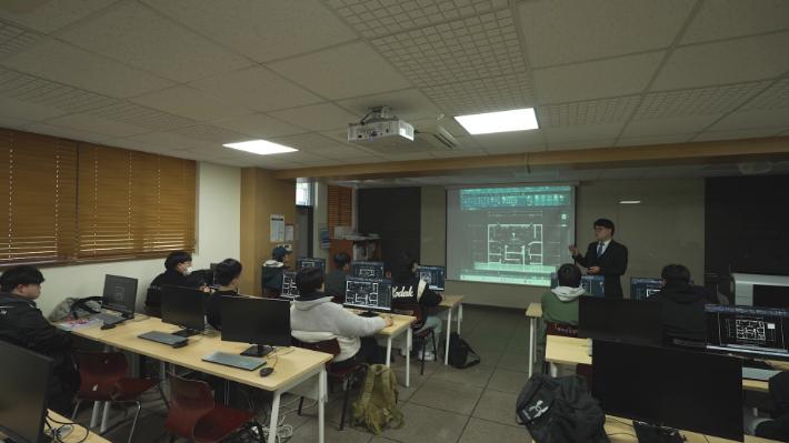 동의과학대학교 전기과 수업 모습. 동의과학대학교 제공