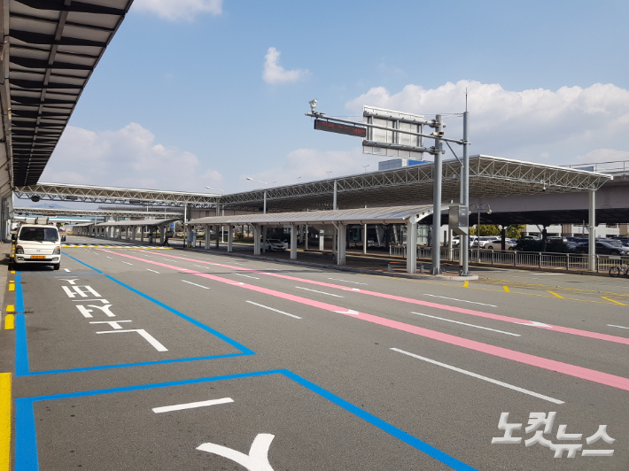 김해국제공항에서 대형택시를 보다 쉽게 탈 수 있을 전망이다. 박진홍 기자