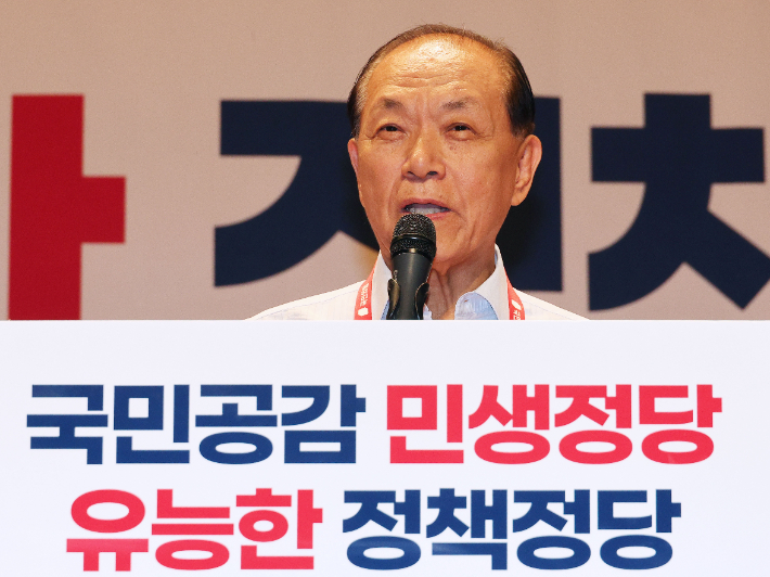 국민의힘 황우여 비상대책위원장이 30일 오후 충남 천안 재능교육연수원에서 열린 제22대 국회의원 워크숍에서 발언하고 있다. 연합뉴스