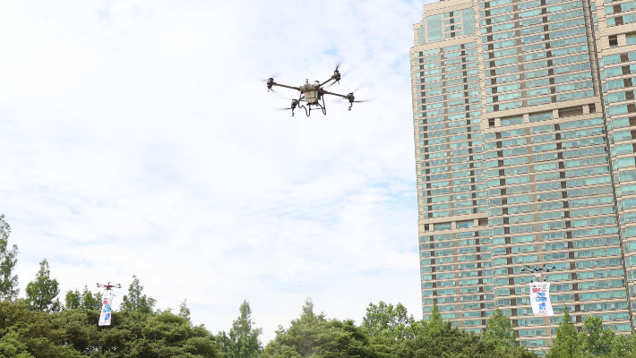 드론을 활용한 모기 방역. 강남구 제공 